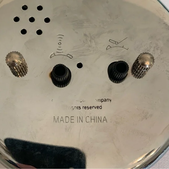 Vintage 90s Coca Cola Alarm Clock Red Silver Metal Coke Soda Pop Quartz Clock - Picture 7 of 13